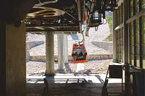 Shaft locking device locking the drive pulley of a cable car using SIT-LOCK® 4.